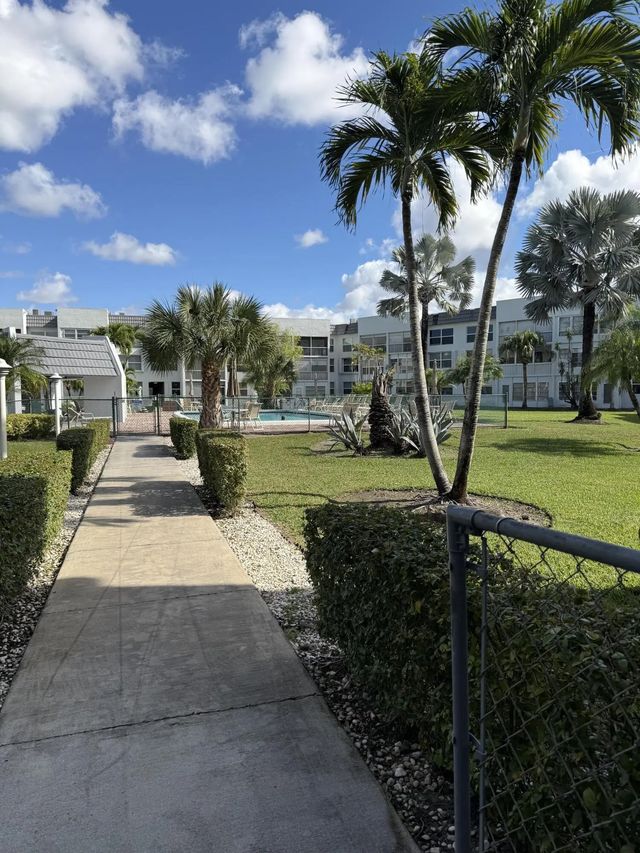 4 of 25 - 6650 Royal Palm Boulevard #205c, Margate, FL