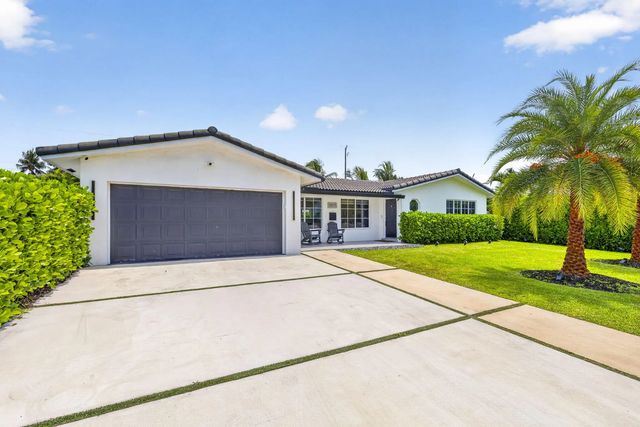 2 of 41 - 2917 Ne 35th Court, Lighthouse Point, FL
