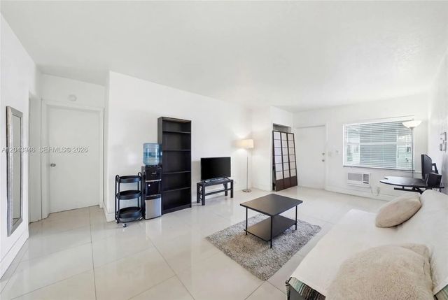 1100 Ne 9th Avenue #105, Fort Lauderdale