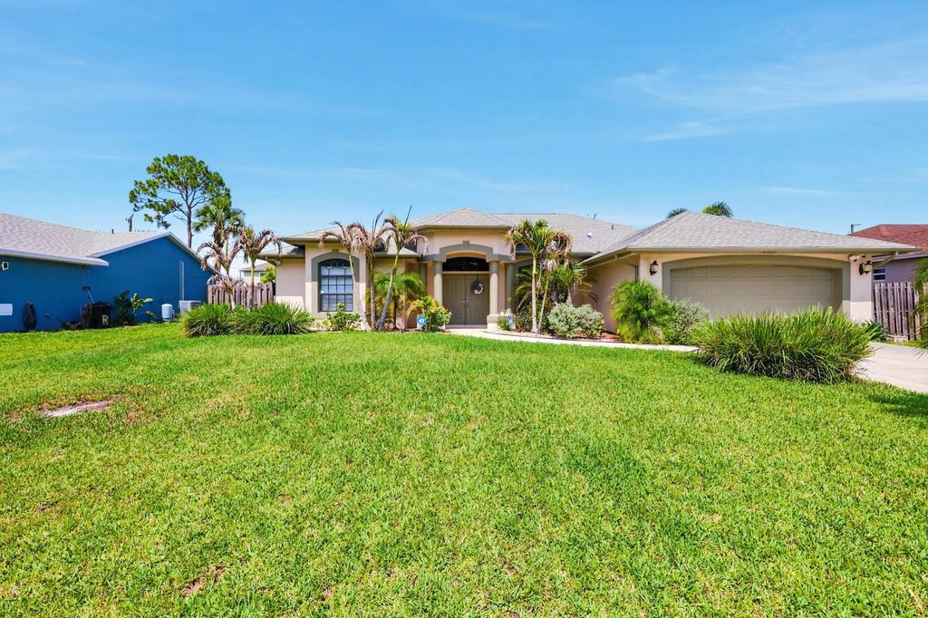 3881 Sw Janiga Street, Port St. Lucie