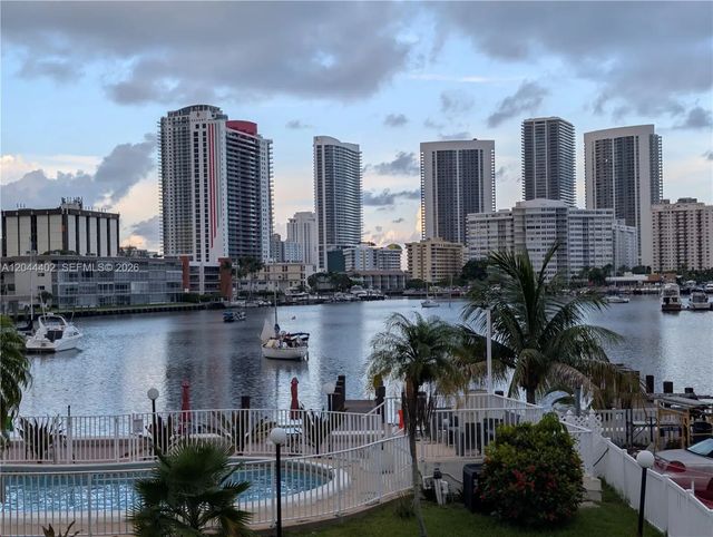 450 Golden Isles Drive #2h, Hallandale Beach