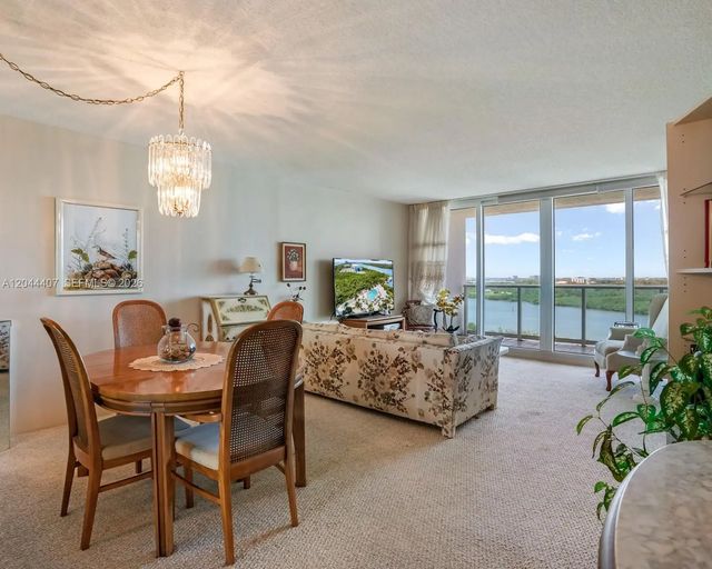 4 of 35 - 100 Bayview Drive #1620, Sunny Isles Beach, FL