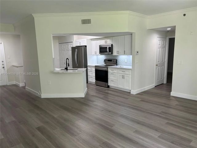 3225 Ne 184th Street #10106, Aventura