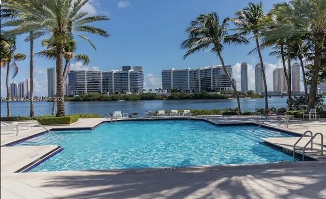 4 of 28 - 3225 Ne 184th Street #10106, Aventura, FL