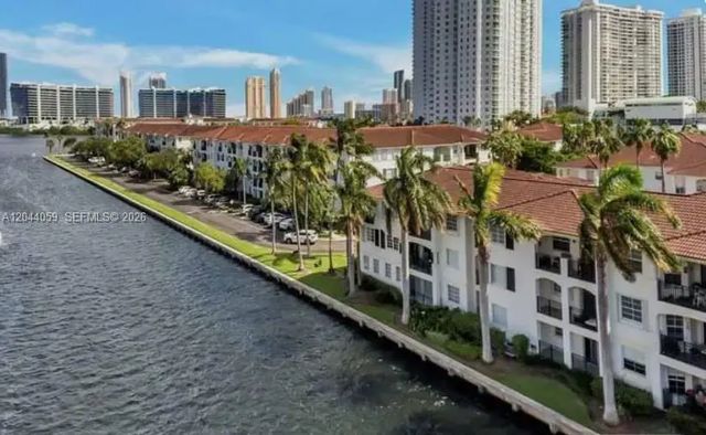 5 of 28 - 3225 Ne 184th Street #10106, Aventura, FL