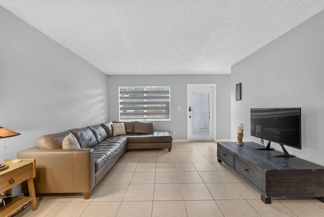 5 of 30 - 251 Nw 76th Avenue #105, Margate, FL
