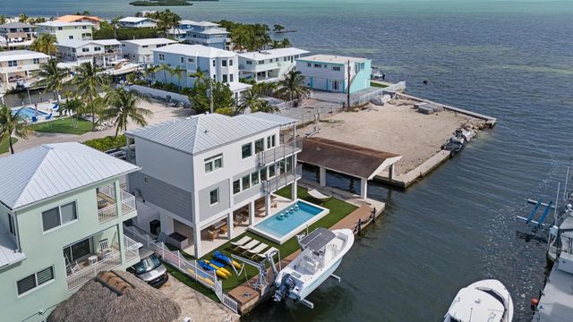 3 of 27 - 704 Grouper Lane, Key Largo, FL