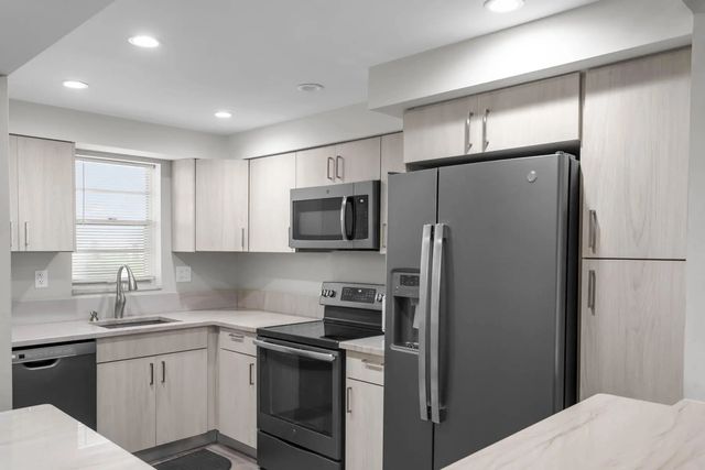 3150 W Rolling Hills Circle #704, Davie