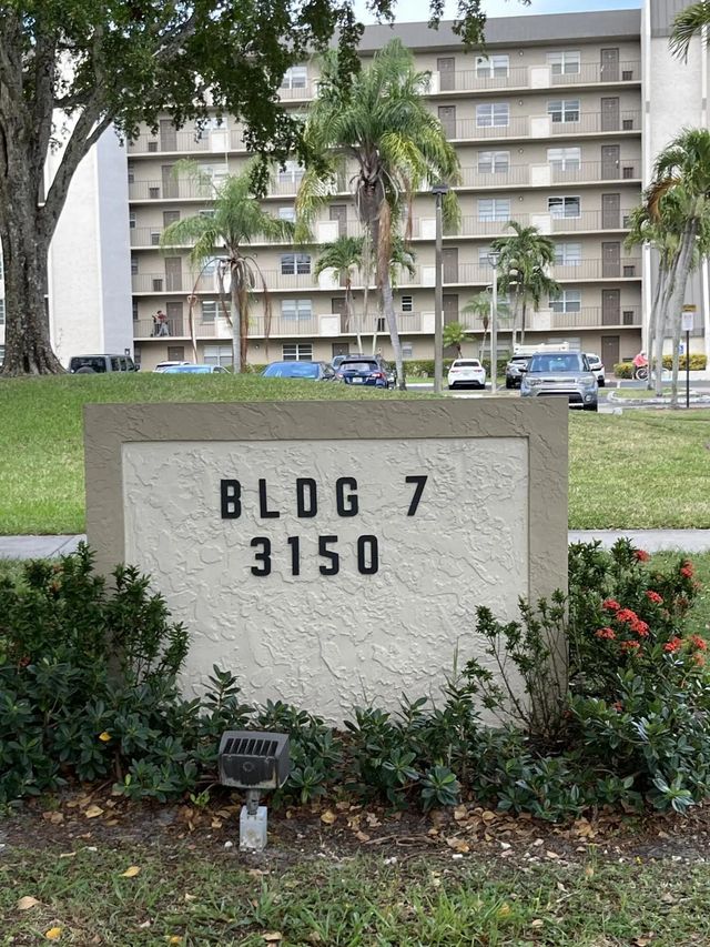 2 of 28 - 3150 W Rolling Hills Circle #704, Davie, FL