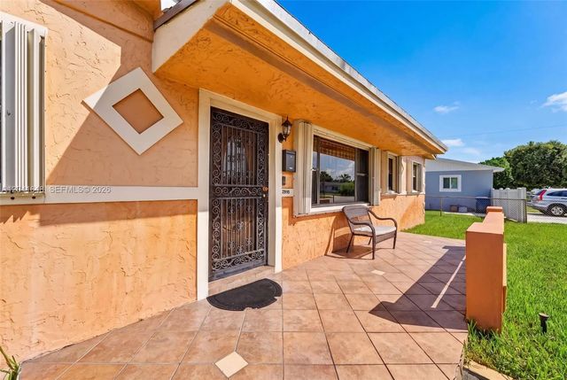 4 of 26 - 2915 Nw 206th Street, Miami Gardens, FL