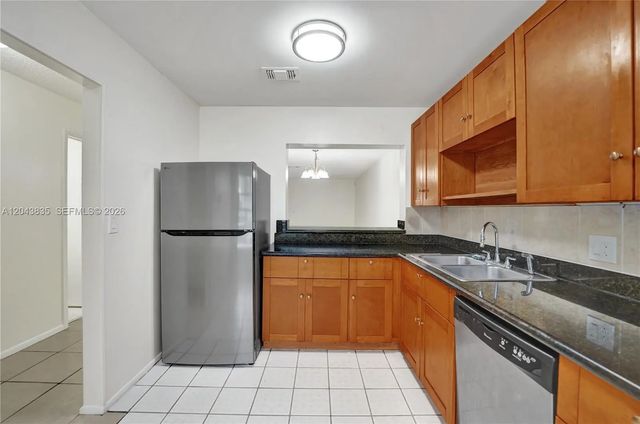 5 of 40 - 9220 Nw 14th Street #272, Pembroke Pines, FL