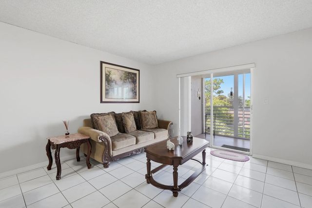 5 of 24 - 2606 Garden Drive S #305, Lake Worth, FL