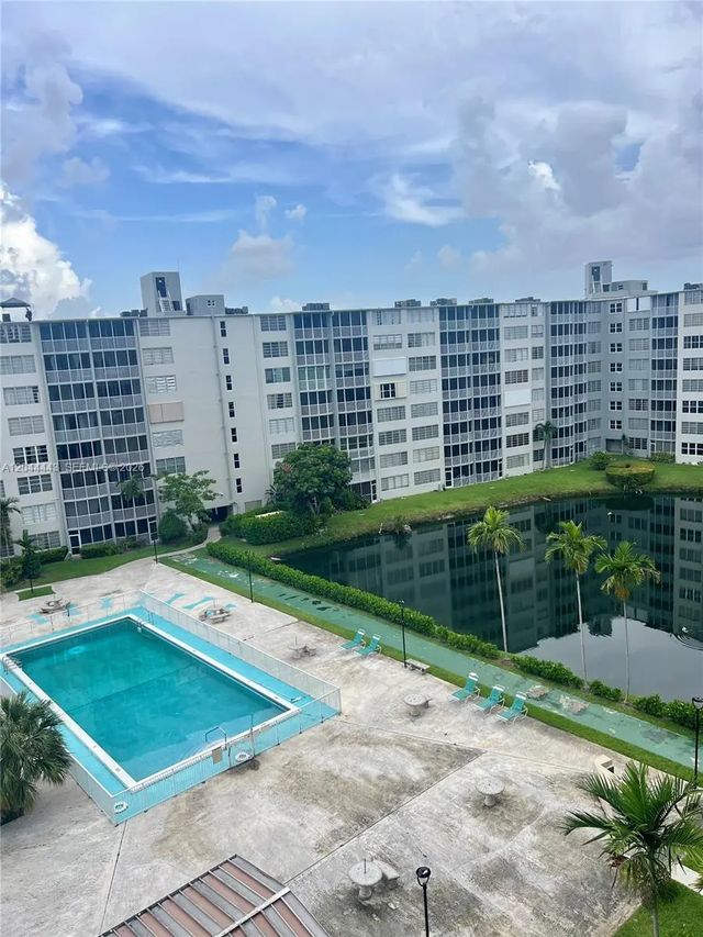 1780 Ne 191st Street #704-2, Miami