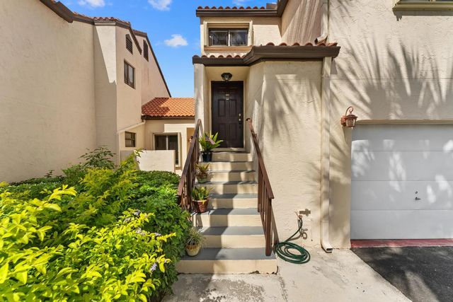 18 Vía De Casas Sur #205, Boynton Beach