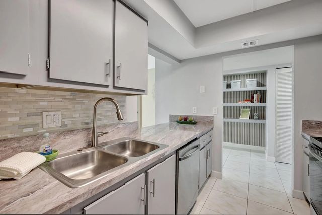 5 of 46 - 1101 River Reach Drive #415, Fort Lauderdale, FL