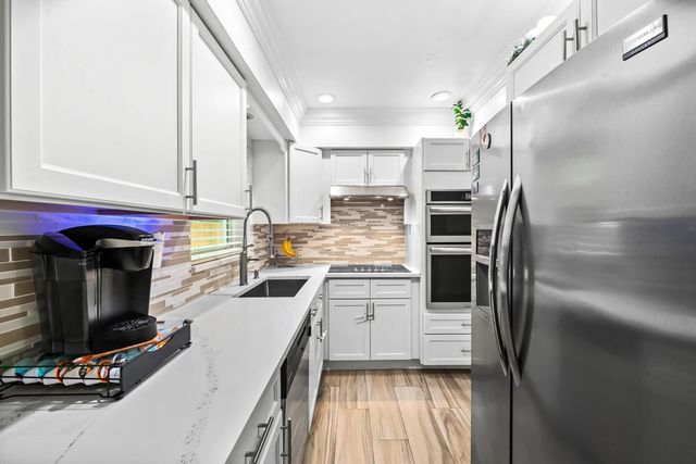 3 of 26 - 480 Alabama Avenue, Fort Lauderdale, FL