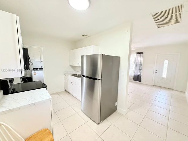 1311 N 69th Avenue, Hollywood