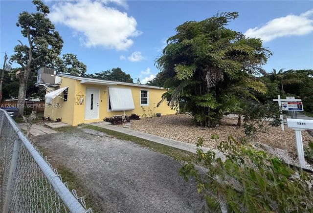 4 of 35 - 1311 N 69th Avenue, Hollywood, FL