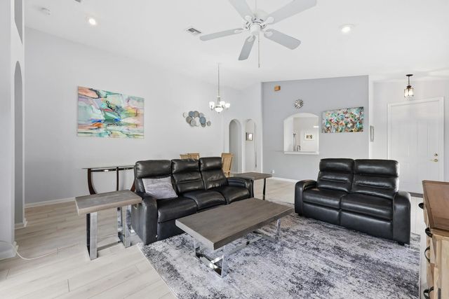 5 of 54 - 362 Nw Granville Street, Port St. Lucie, FL