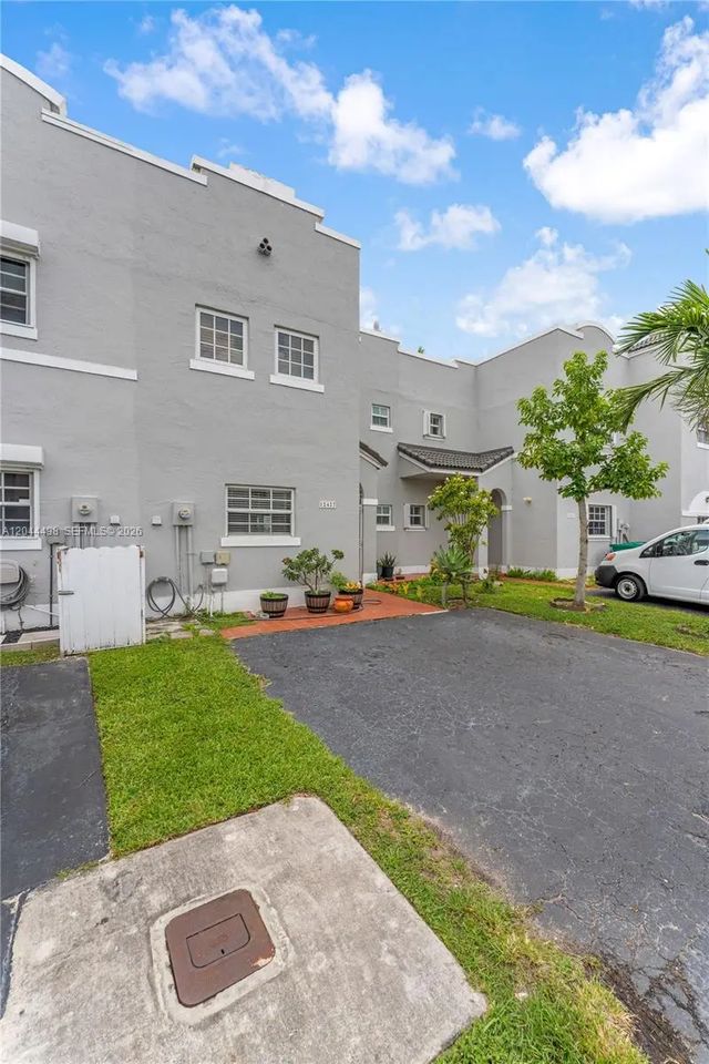 3 of 41 - 12427 Nw 7th Lane, Miami, FL