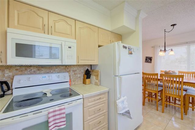 920 Sw 10th Terrace #12r, Hallandale Beach