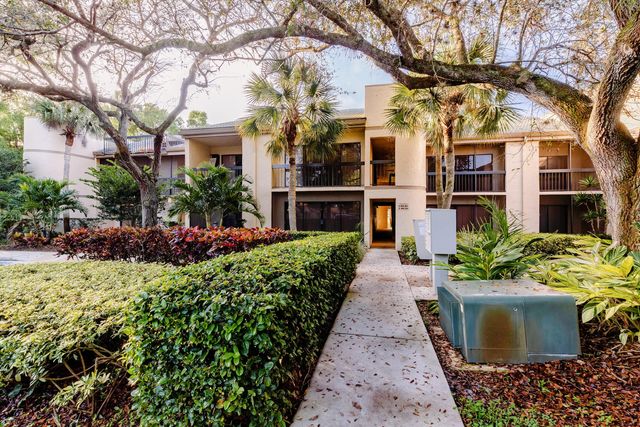 4 of 57 - 9460 Meadowood Drive #104, Fort Pierce, FL