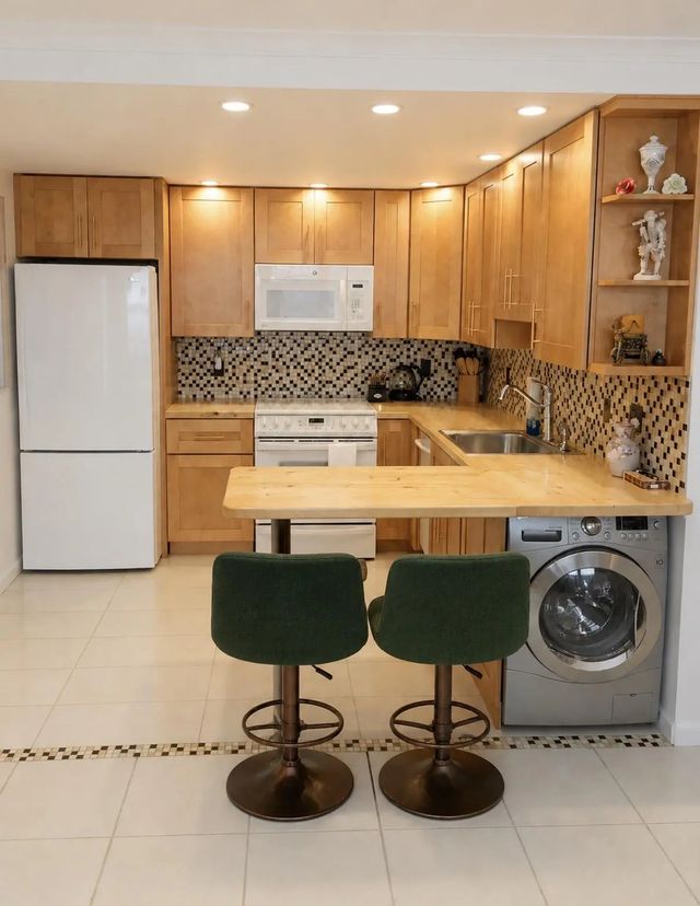 3 of 11 - 205 Ne 3rd Street #104, Boynton Beach, FL