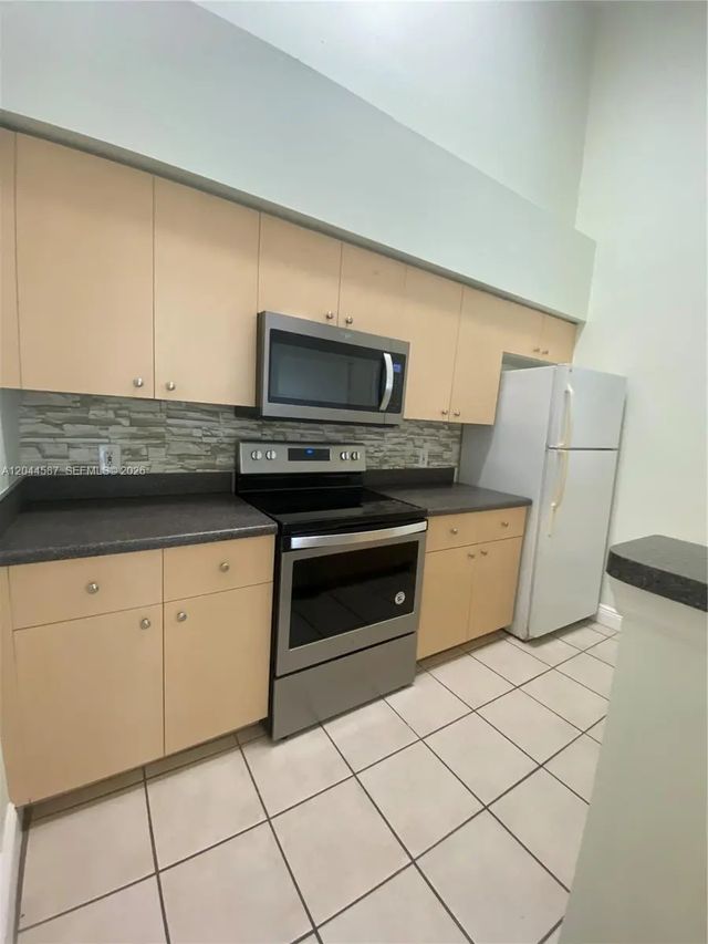 4 of 18 - 4081 San Marino Boulevard #303, West Palm Beach, FL