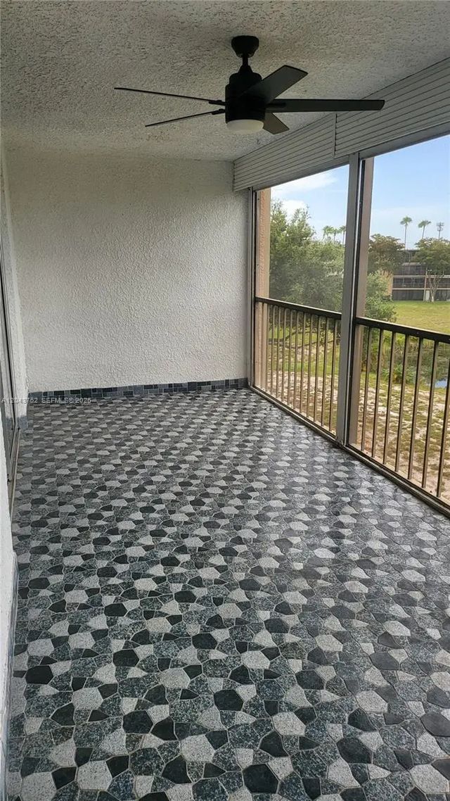 3 of 23 - 7220 Lake Cir Drive #406, Margate, FL