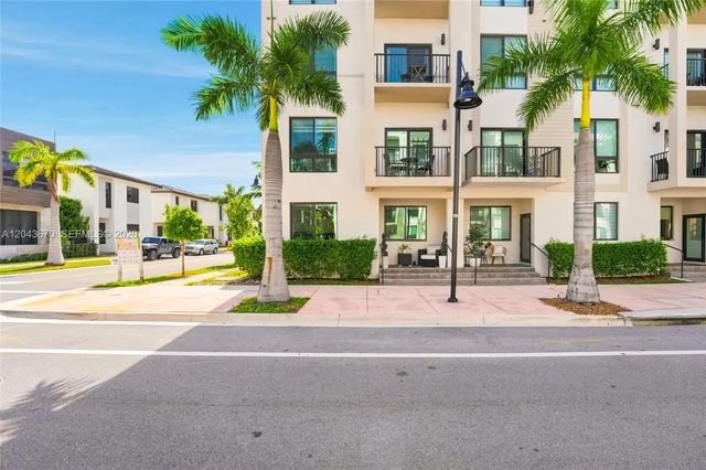 3 of 45 - 8167 Nw 41st Street #e-101, Doral, FL