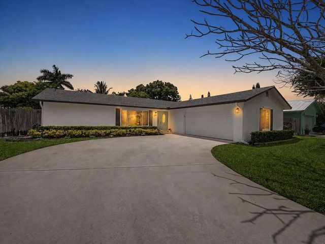 126 Chapel Lane, Tequesta