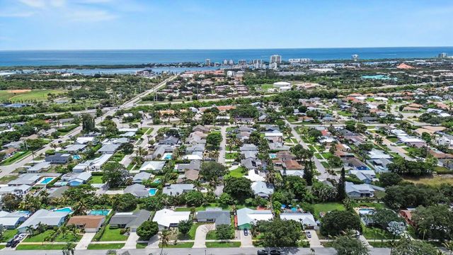 4 of 34 - 126 Chapel Lane, Tequesta, FL