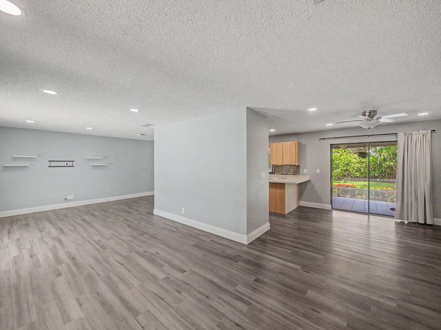 5 of 34 - 126 Chapel Lane, Tequesta, FL