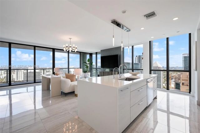 5 of 25 - 100 E Las Olas Boulevard #3201, Fort Lauderdale, FL