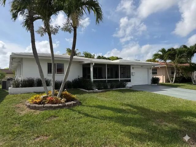 4 of 35 - 4927 Nw 47th Terrace, Tamarac, FL