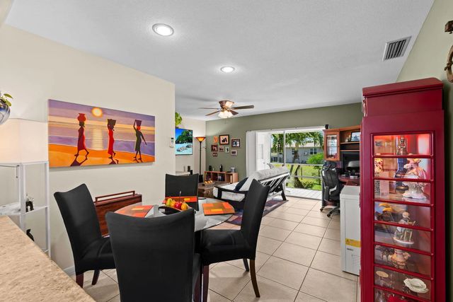 2 of 22 - 312 Ne 17th Avenue #203, Boynton Beach, FL