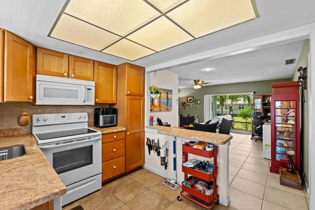 3 of 22 - 312 Ne 17th Avenue #203, Boynton Beach, FL