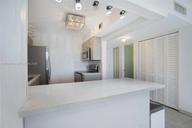 3 of 34 - 6900 Bay Drive #3h, Miami Beach, FL