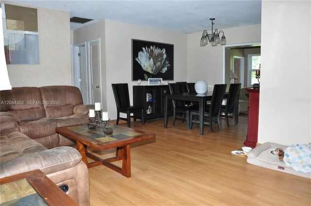 5 of 27 - 5630 Sw 55th Avenue, Davie, FL