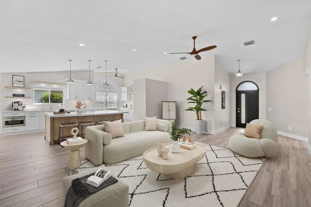 4 of 34 - 160 Ne Twylite Terrace, Port St. Lucie, FL