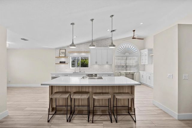 5 of 34 - 160 Ne Twylite Terrace, Port St. Lucie, FL