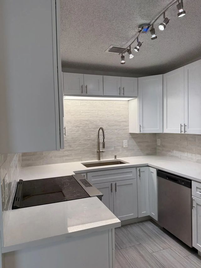 3 of 19 - 2630 W 28th Street, Riviera Beach, FL