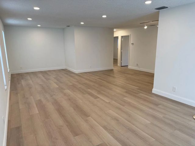 5 of 19 - 2630 W 28th Street, Riviera Beach, FL