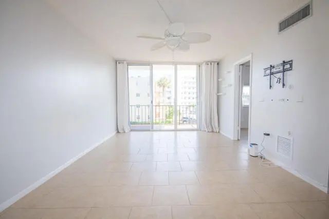 2 of 39 - 301 Croton Avenue #303, Lantana, FL