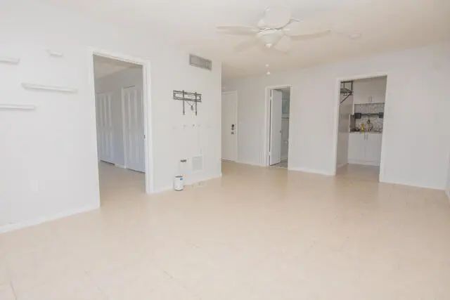 3 of 39 - 301 Croton Avenue #303, Lantana, FL