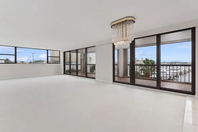 2 of 14 - 400 N Flagler Drive #501, West Palm Beach, FL
