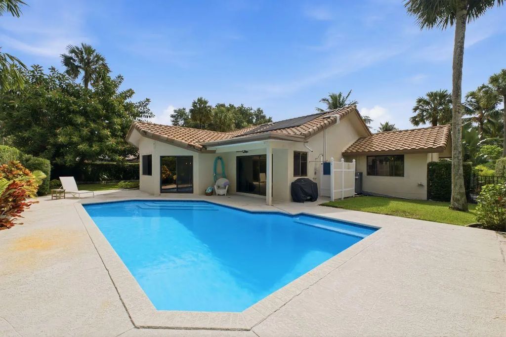 2719 Oak Tree Lane, Oakland Park