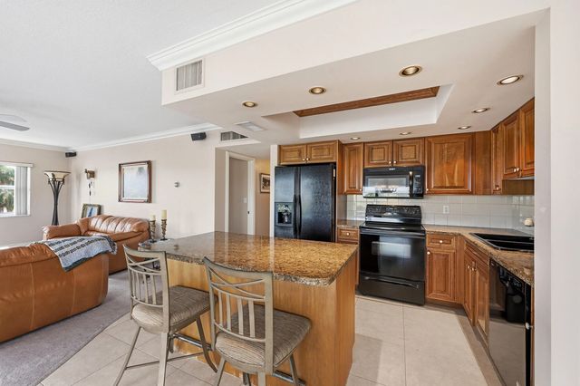 4 of 35 - 1839 Middle River Drive #302, Fort Lauderdale, FL