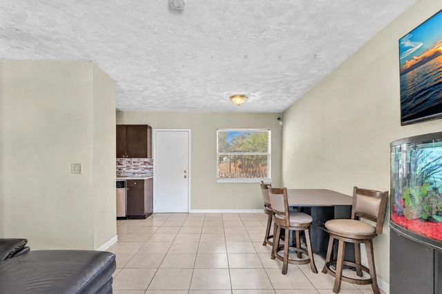 3 of 32 - 2743 Nw 2nd Street, Boynton Beach, FL