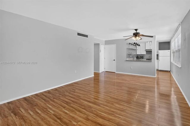 5 of 43 - 9410 Tangerine Place #204, Davie, FL
